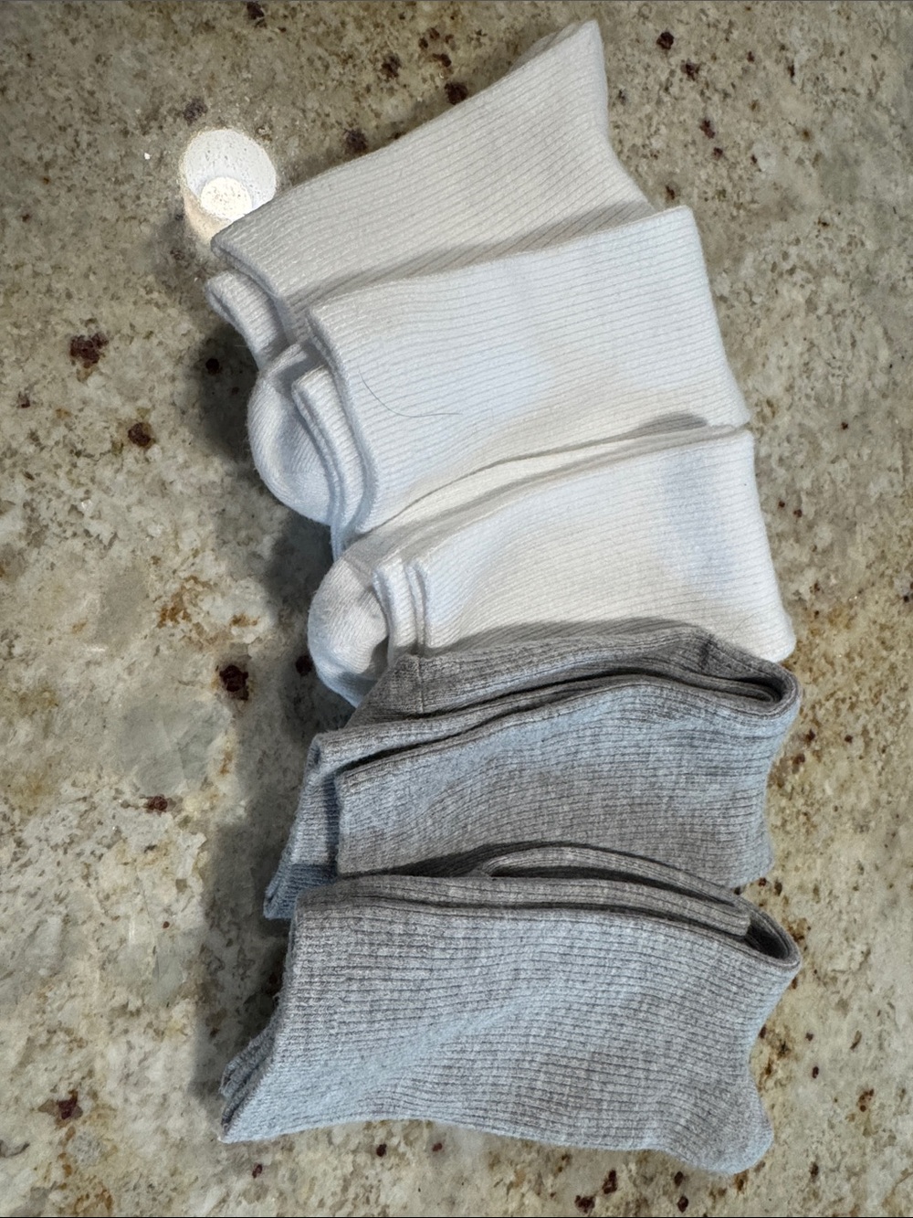 Nordstrom Women’s Everyday Ribbed Crew Socks – White & Gray